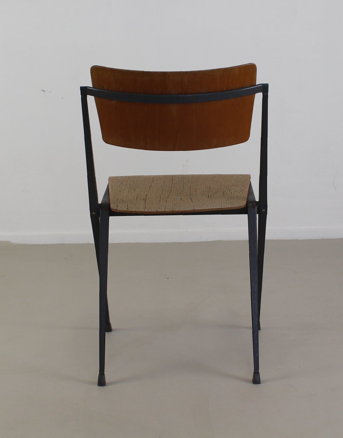 Dutch Rietveld Pyramid Chair for Ahrend de Cirkel Holland For Sale