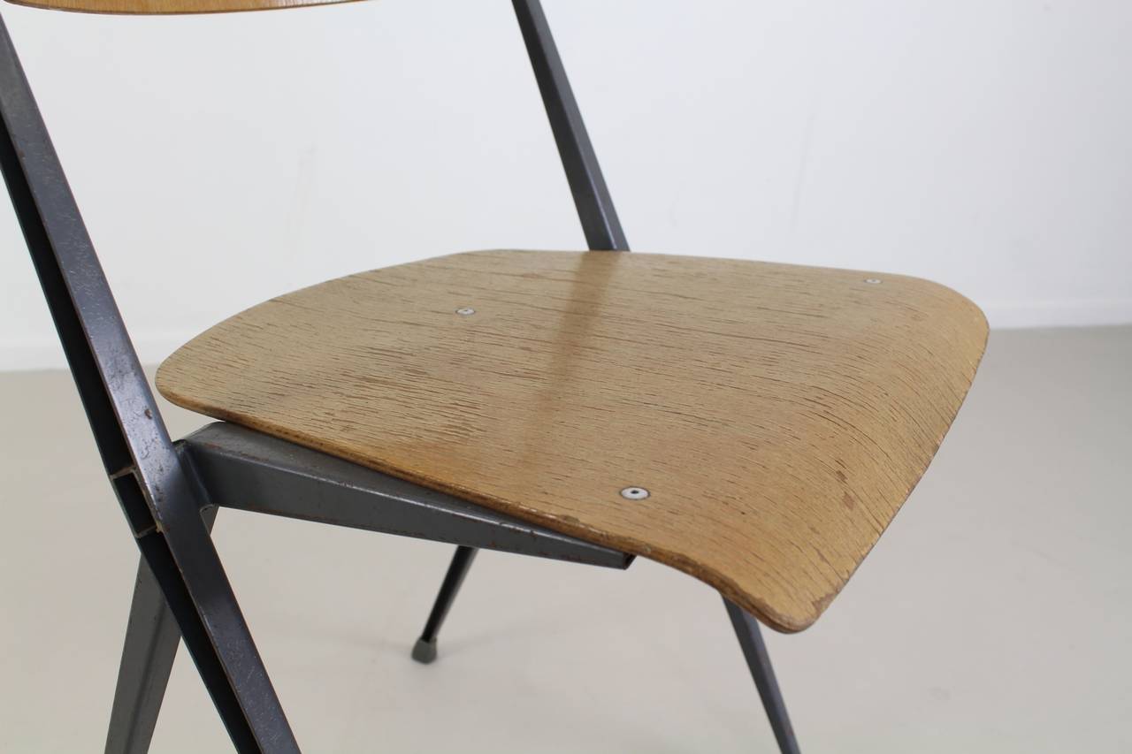 Rietveld Pyramid Chair for Ahrend de Cirkel Holland In Good Condition For Sale In Staphorst, NL