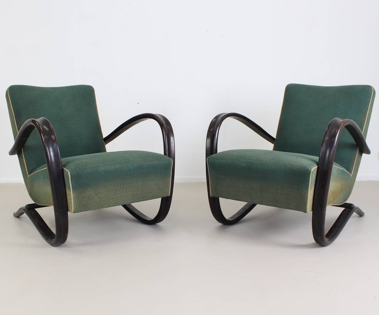 Czech Beautiful Organic Lounge Chairs by Jindrich Halabala