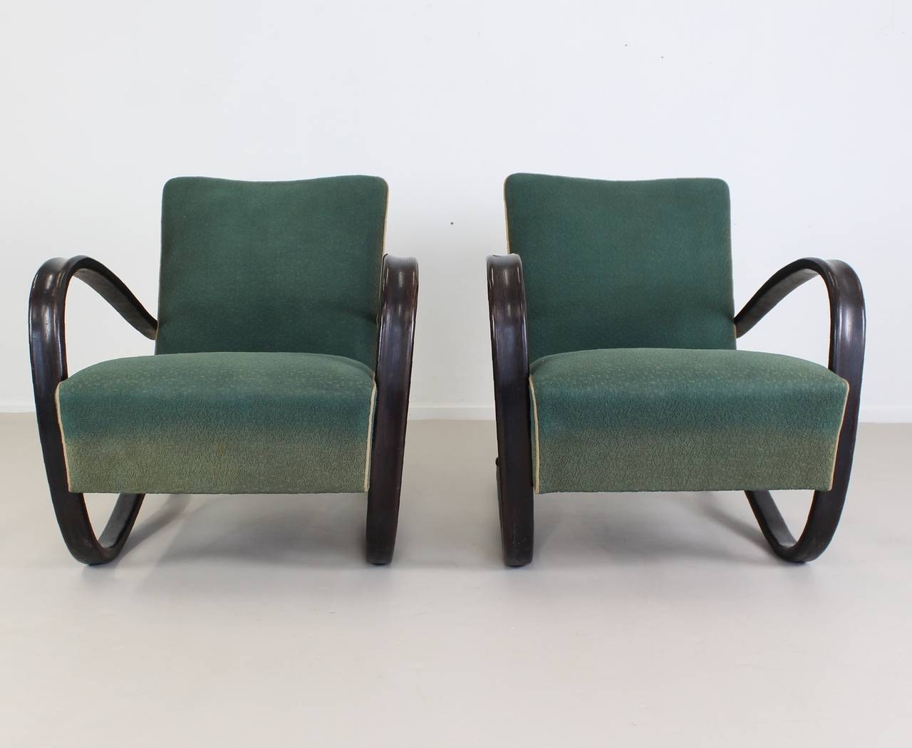 Mid-20th Century Beautiful Organic Lounge Chairs by Jindrich Halabala