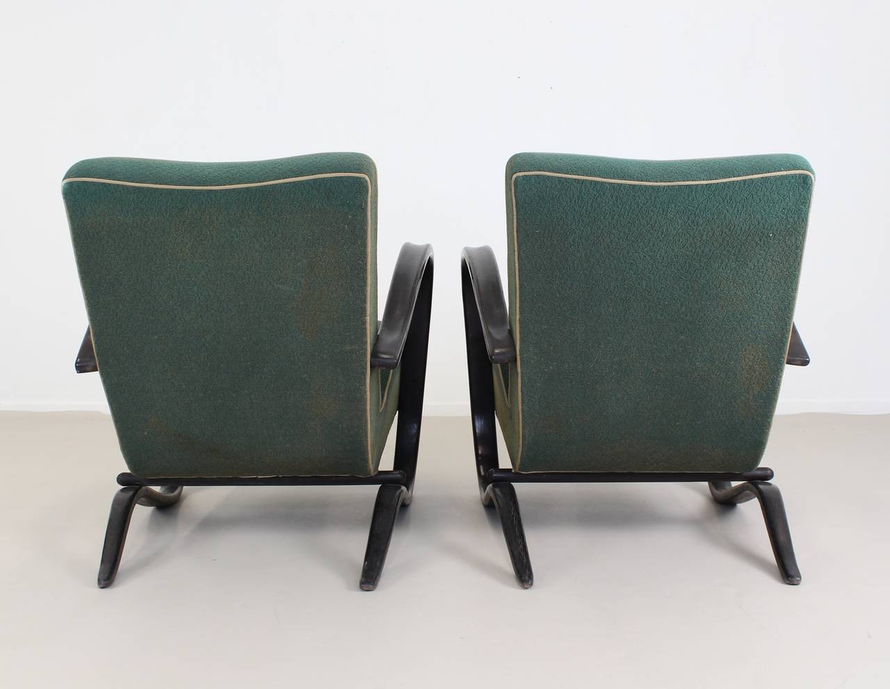 Beautiful Organic Lounge Chairs by Jindrich Halabala 1