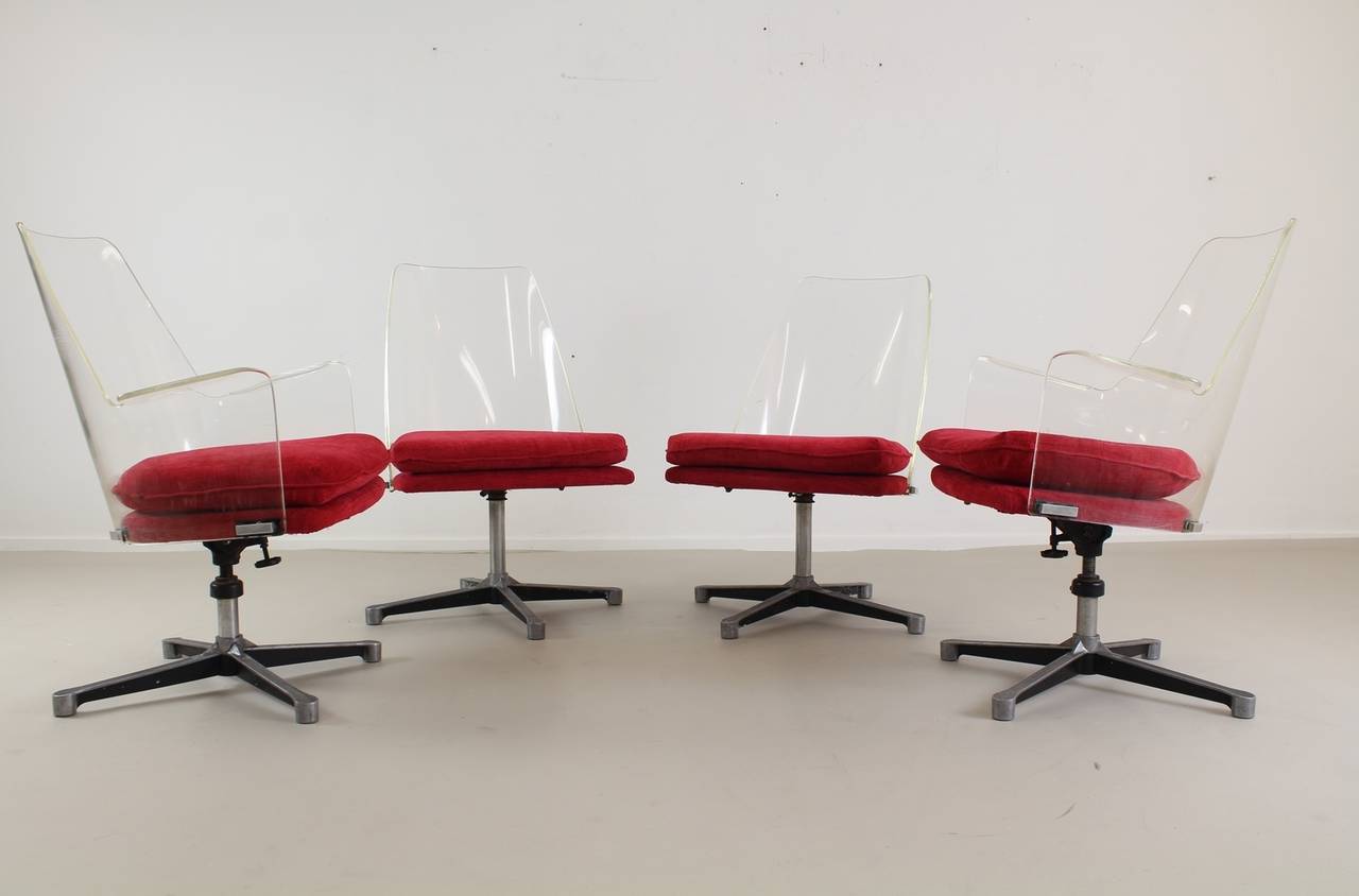 Original Authentic American Lucite Office Chairs In Good Condition For Sale In Staphorst, NL