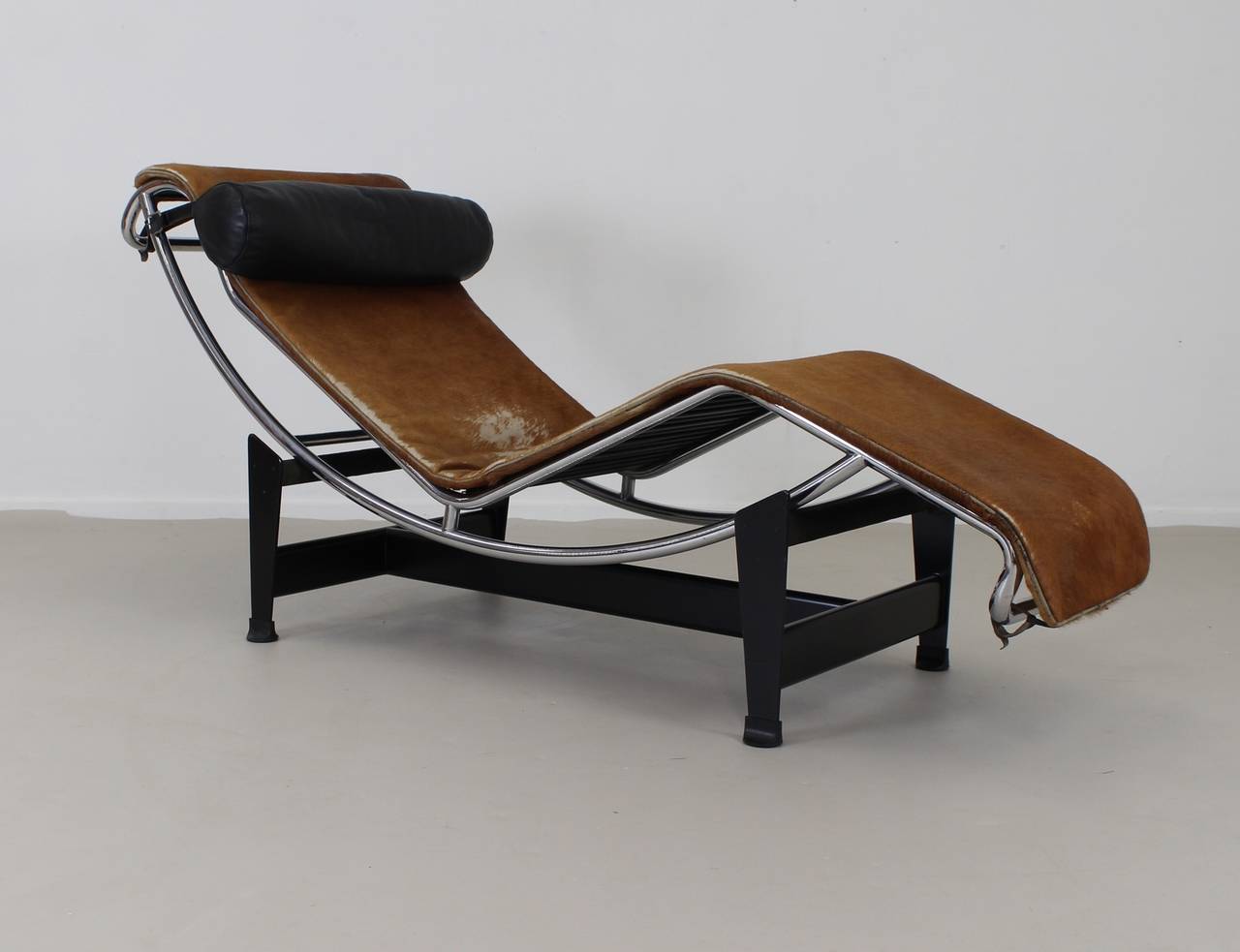 Original Pony Skin LC4 Corbusier Chaise Longue 1