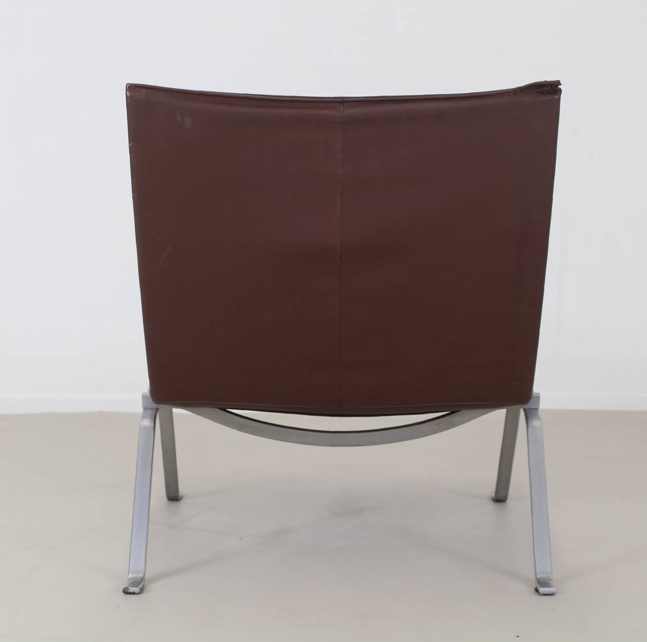 Mid-Century Modern EKC PK22 with Brown Original Leather Cover by Poul Kjaerholm