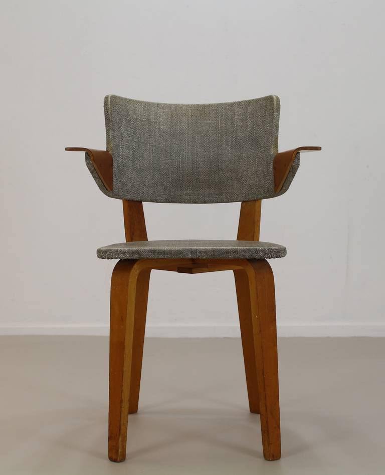 Very scarce arm chair in plywood or laminated wood
Designer: Cor Alons and J.C. Jansen
Manufacturer: Den Boer Gouda Holland

Museum piece

Standard parcel shipment advised