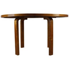 Großer, seltener Karelianischer Birkentisch von Alvar Aalto für Artek Finnland