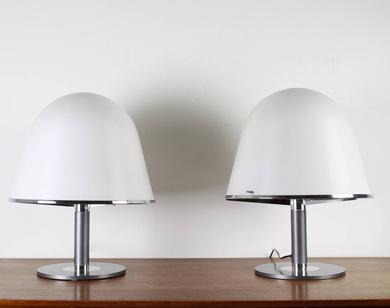 Set of Two Mushroom iGuzzini Table Lamps by Harvey Guzzini For Sale 2