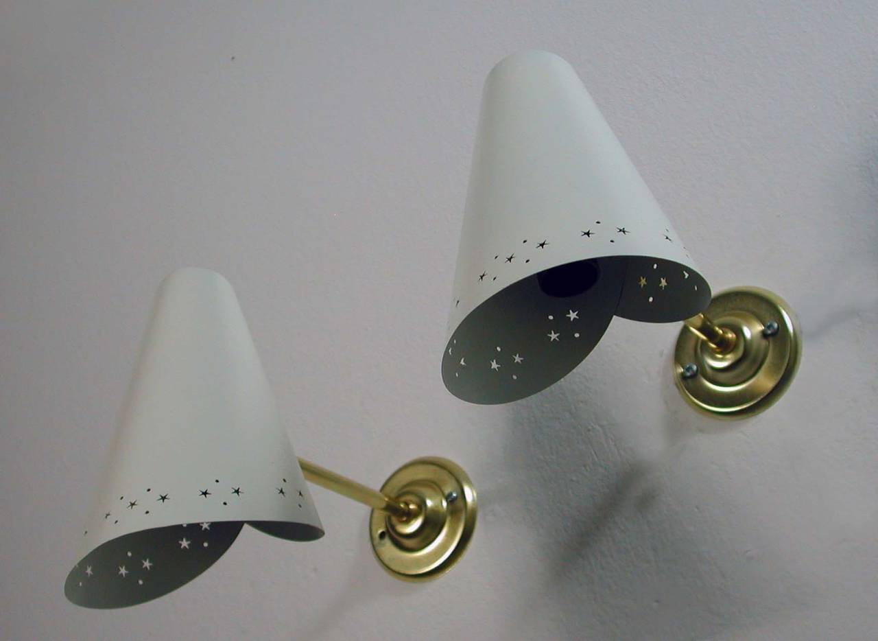 Mid-20th Century Pair of 1950s Mid-Century Italian Wall Lamps Sconces in the Manner of Stilnovo