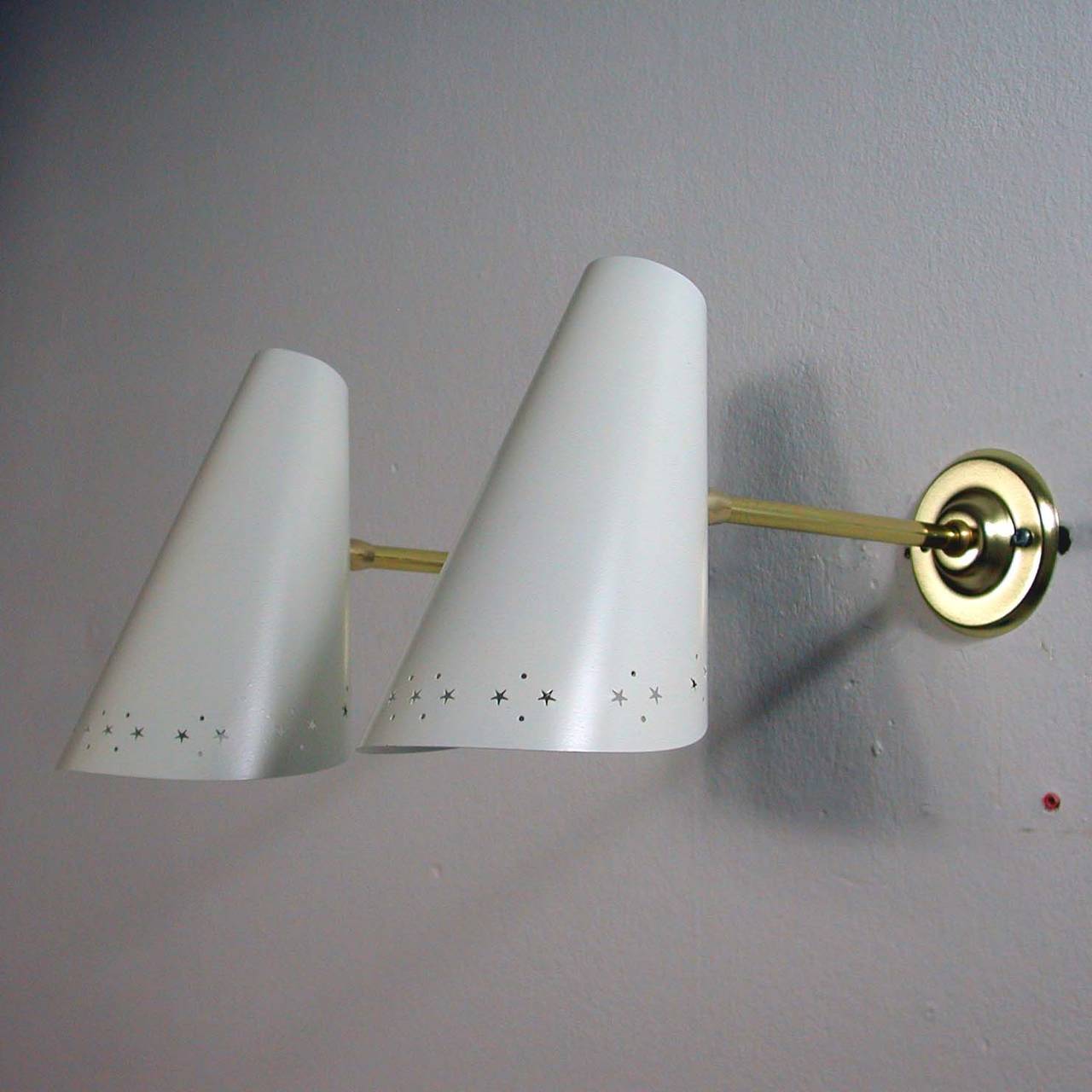 Pair of 1950s Mid-Century Italian Wall Lamps Sconces in the Manner of Stilnovo 2