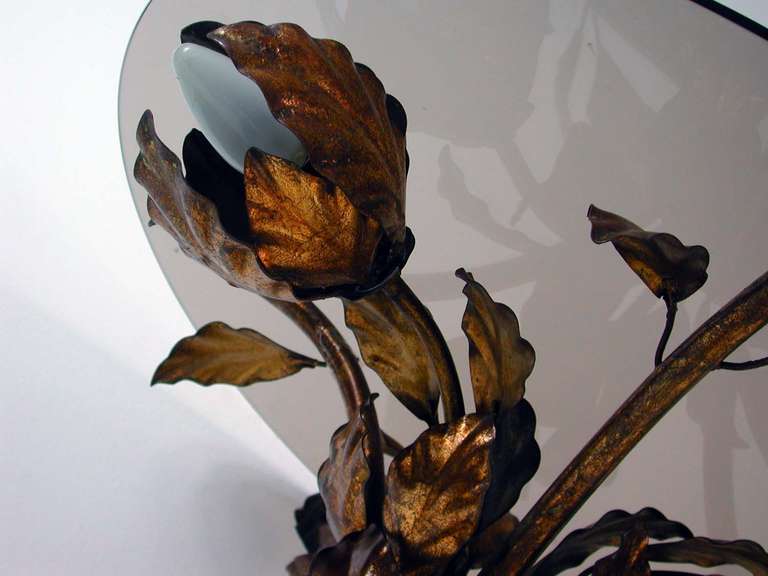 Italienischer beleuchteter Couchtisch/Beistelltisch aus Bronze und getöntem Glas, 1950er Jahre im Angebot 5