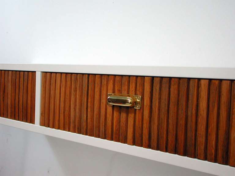 Midcentury Italian Oak and White Lacquered Chest of Drawers Console Table, 1950s For Sale 4