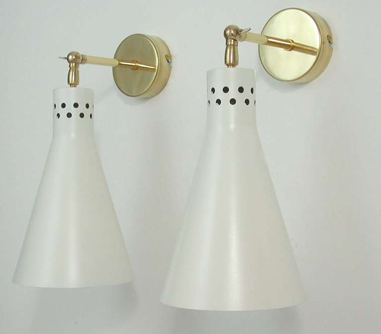 Pair 1950s Mid Century Italian Wall Lamps Sconces in the Manner of Stilnovo 1