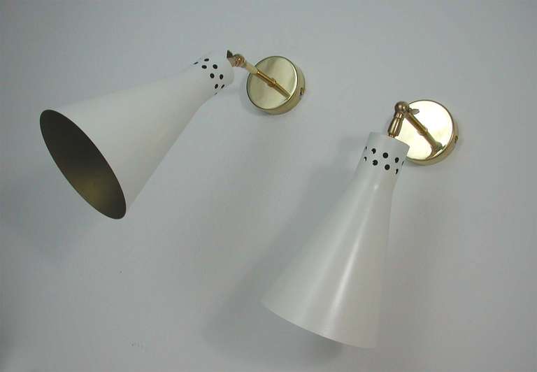 Pair 1950s Mid Century Italian Wall Lamps Sconces in the Manner of Stilnovo In Excellent Condition In NUEMBRECHT, NRW
