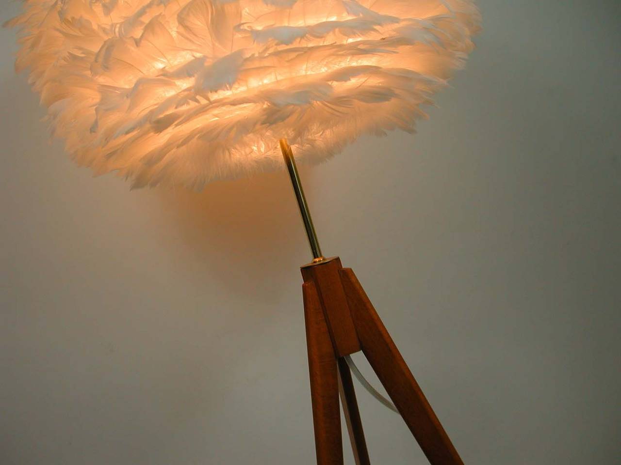 Danish Tripod Teak Floor Lamp with Vita EOS Goose Feathers Shade, 1960s In Excellent Condition In NUEMBRECHT, NRW