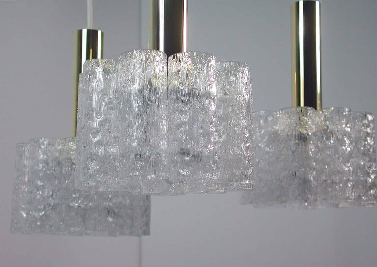 German Doria Cascading Textured Glass and Brass Chandelier In Good Condition For Sale In NUEMBRECHT, NRW