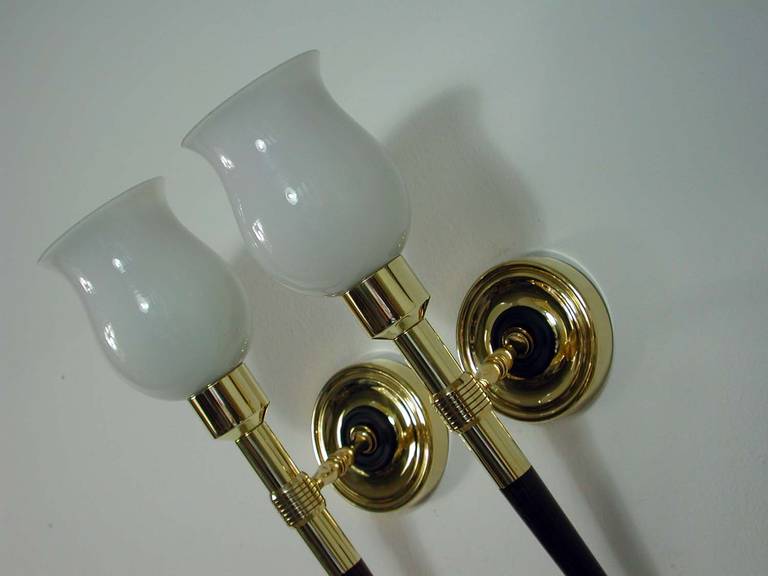 Pair 1950s French Brass and Teak Torchiere Wall Lamps Sconces by Maison ARLUS In Good Condition In NUEMBRECHT, NRW