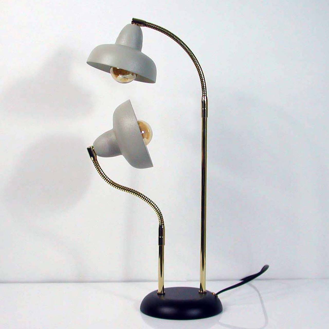 Italian 1950s Double Gooseneck Table Lamp In Excellent Condition In NUEMBRECHT, NRW