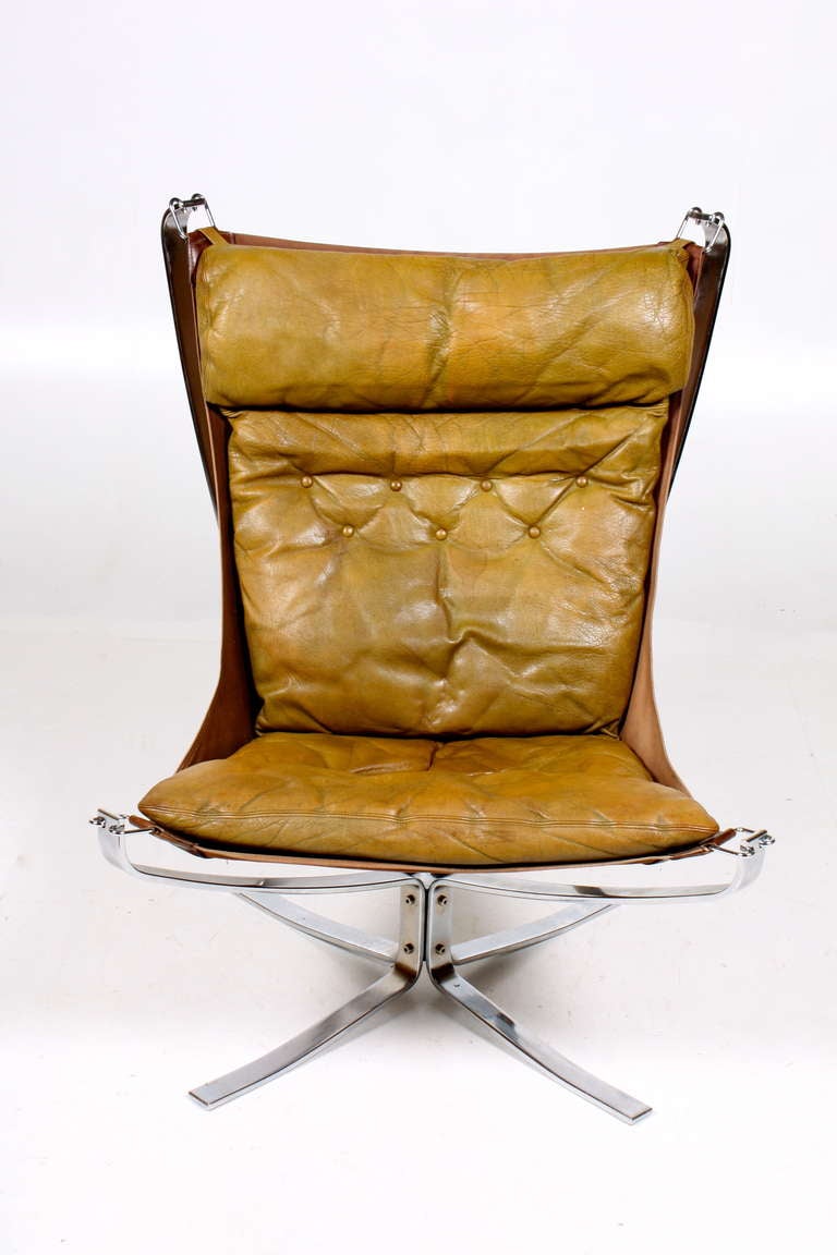 Pair of high back Falcon chairs in leather on a chromed base - Designed by Sigurd Ressel and made by Vatne Norway 1960s. (2)