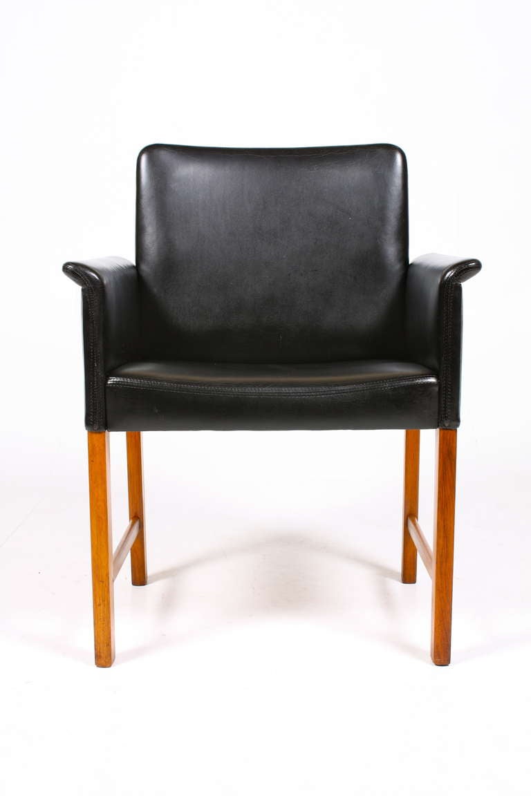 Set of 8 large and very comfortable dining chairs by Maa. Hans Olsen Denmark. Patinated leather on a mahogany frame. Great original condition.
