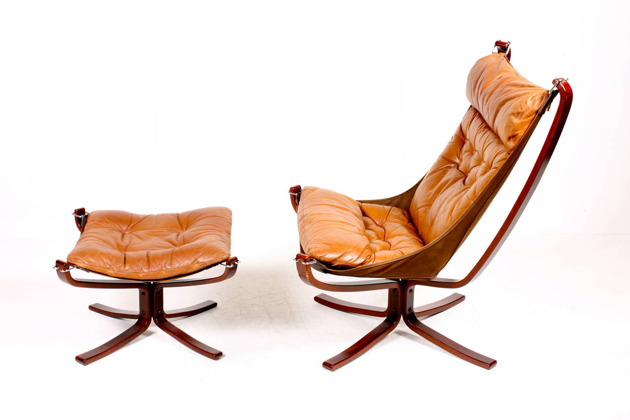 Original Highback Falcon Chair and Ottoman In Excellent Condition In Lejre, DK