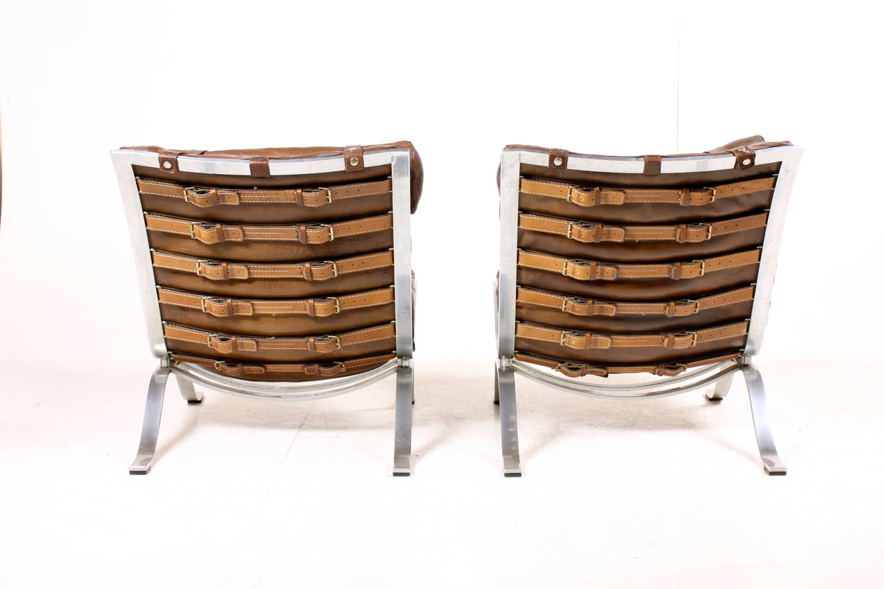 Scandinavian Modern Pair of ARI Lounge Chairs