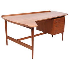 Desk by Arne Vodder, Edited by Bovirke 2