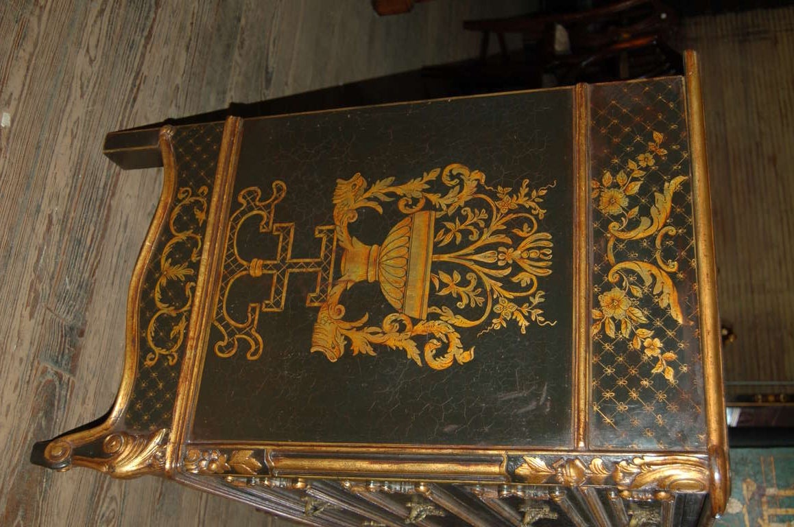 French Chest in Lacqered Gilt Chinoisoire In Excellent Condition For Sale In Savannah, GA