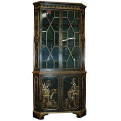 18th Century English Lacquered Gilt Chinoisoire Corner Cabinet 5