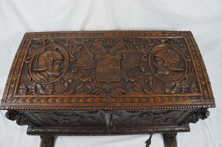 17th c. Oak Coffer/Chest from Italy For Sale 1