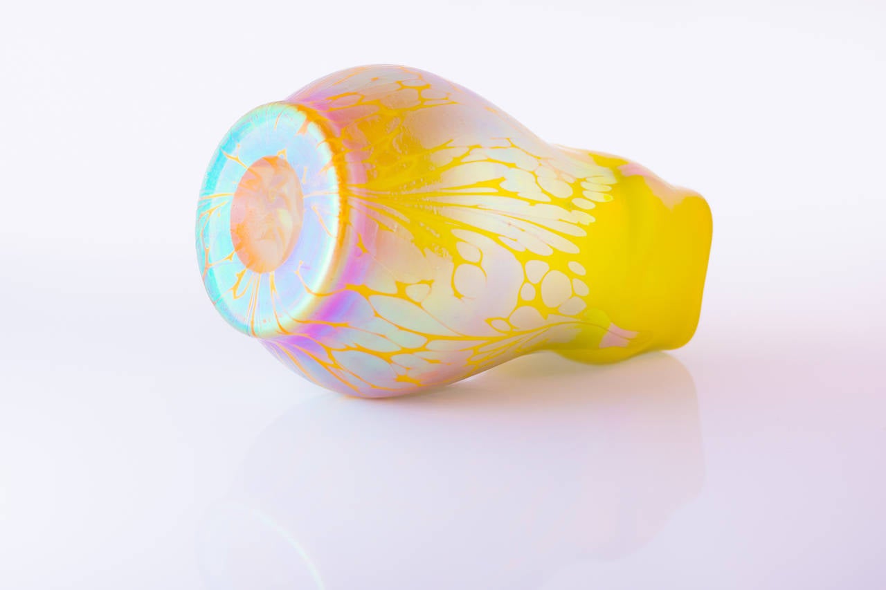 Medici Metallic Loetz Vase In Excellent Condition For Sale In Niederrussback, AT