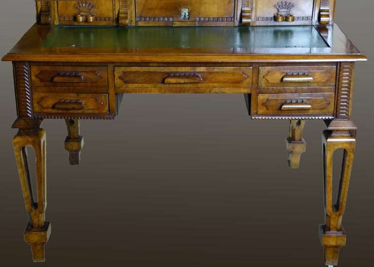 Walnut Early 19th Century Unique Palace Entrance Desk  For Sale
