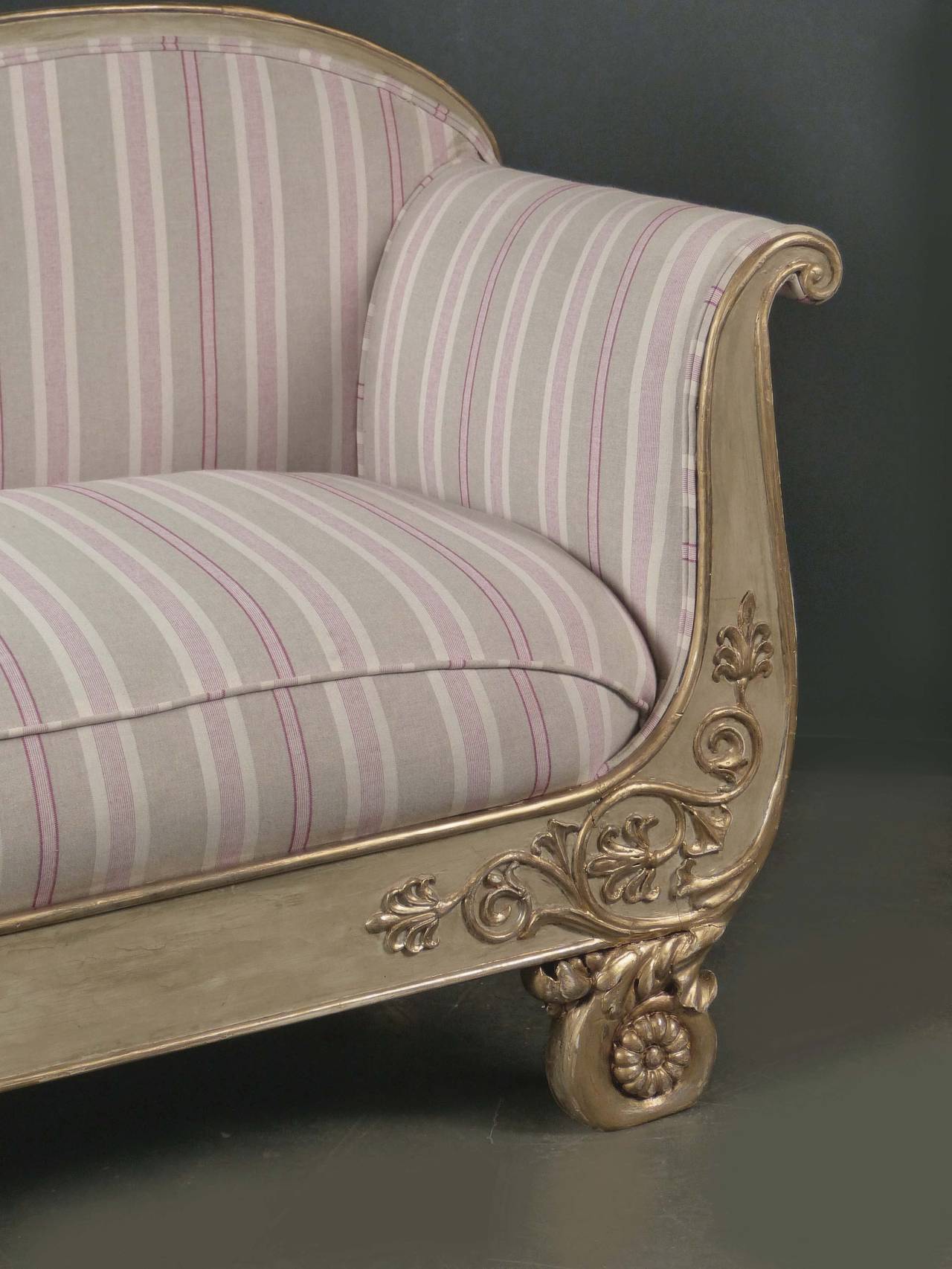 Scandinavian 19th Century Swedish Settee Sofa Painted and Parcel-Gilt Gustavian For Sale