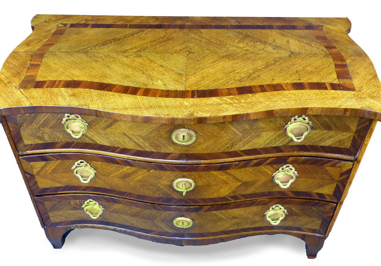 Dutch Mid-18th Century Flemish Baroque Serpentine Commode Chest of Drawers 