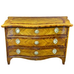 Mid-18th Century Flemish Baroque Serpentine Commode Chest of Drawers 