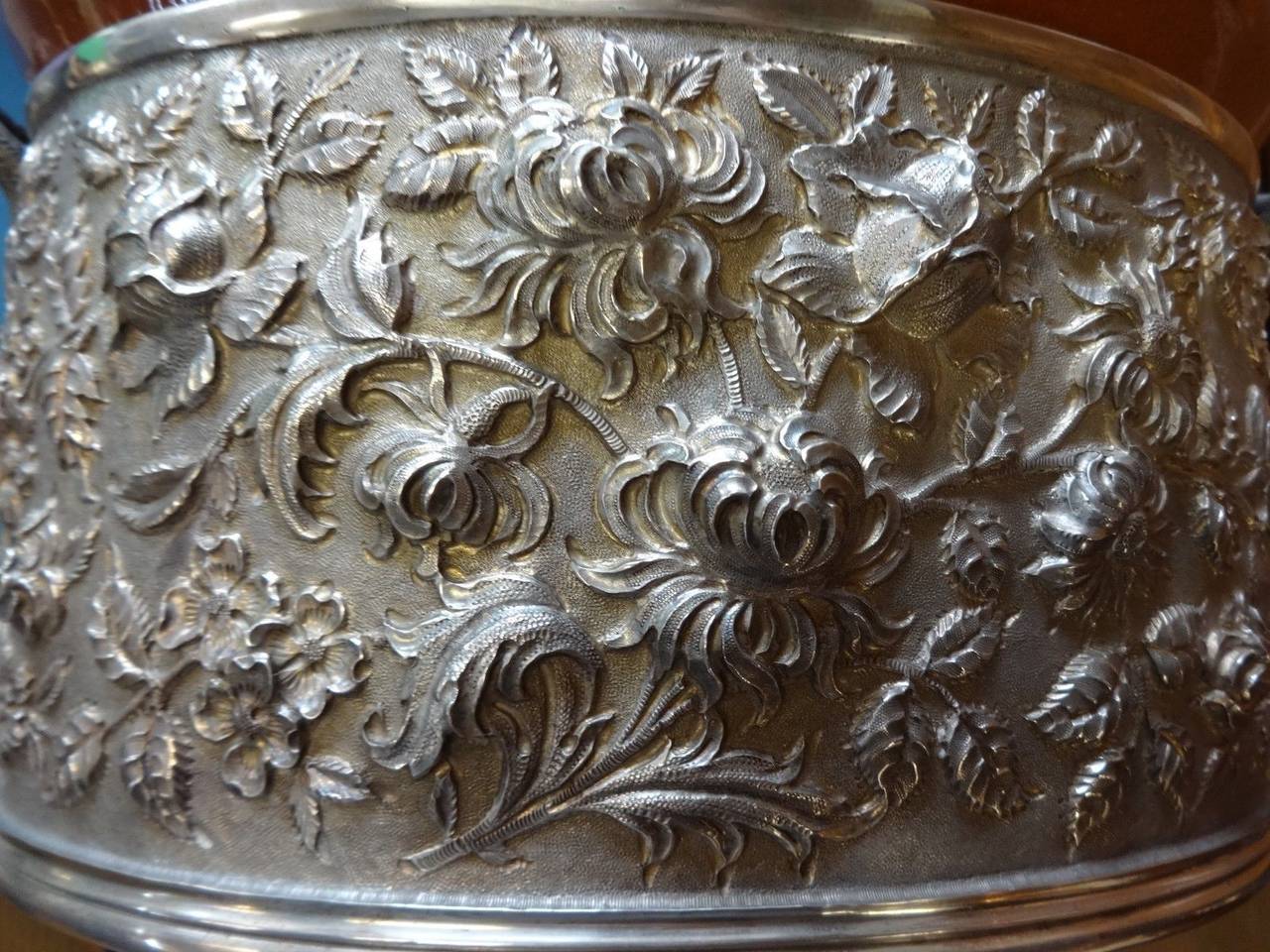 Baltimore Rose Schofield Repousse Sterling Silver Casserole 3-D Lion Hollowware For Sale 2