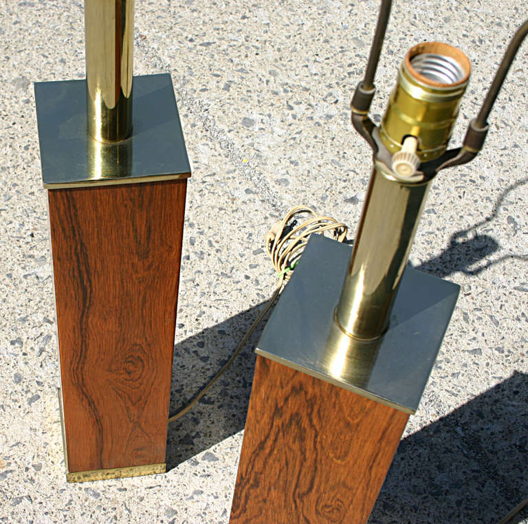 Pair of Rosewood and Brass Table Lamps In Excellent Condition For Sale In Hudson, NY