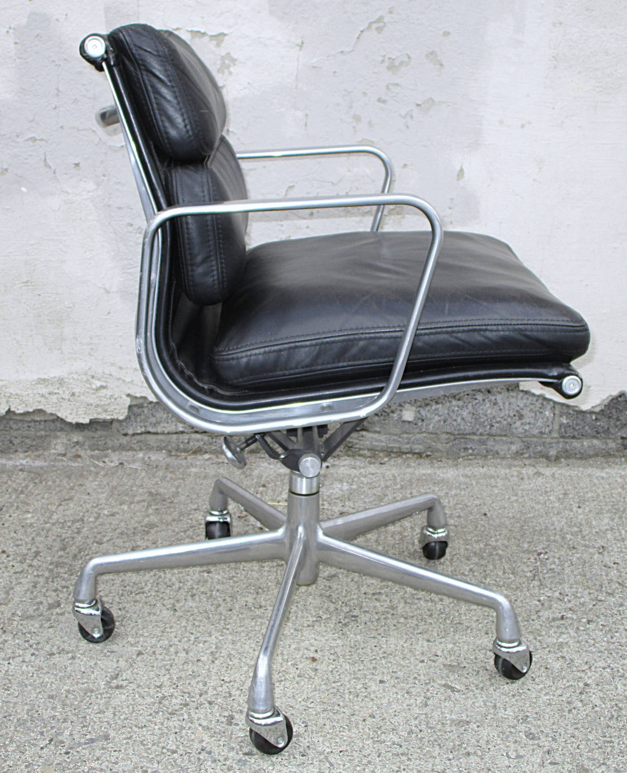 Mid-Century Modern Soft Pad Chair, Charles and Ray Eames for Herman Miller For Sale