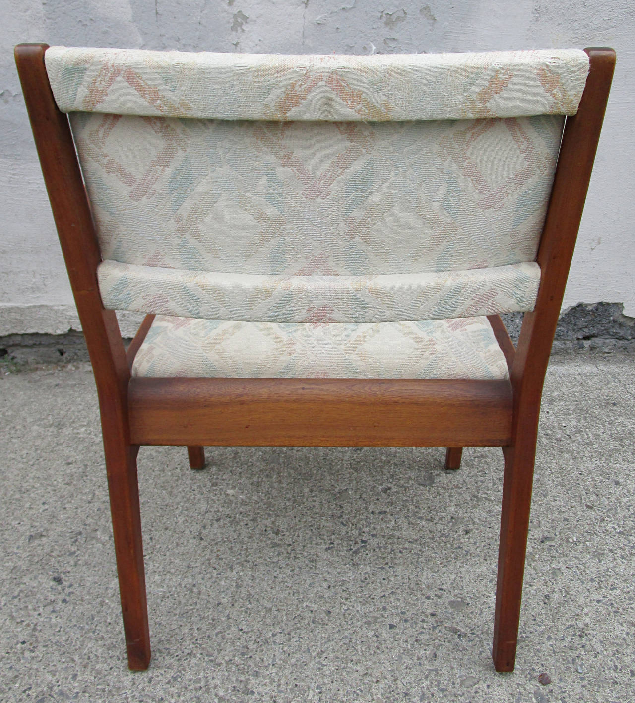 Jens Risom Walnut Dining Chairs, Set of Six In Excellent Condition For Sale In Hudson, NY