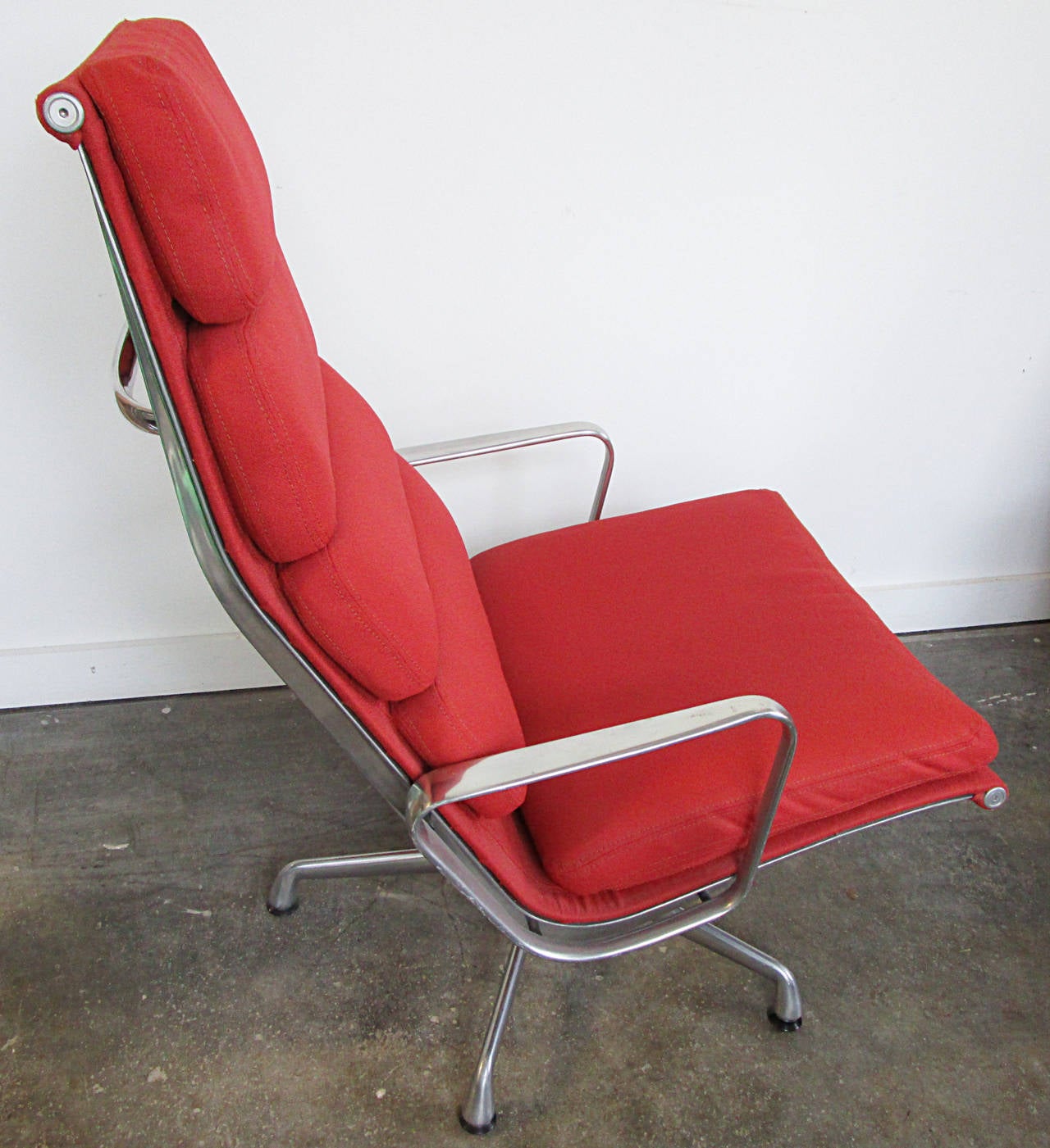 Mid-Century Modern Charles and Ray Eames Soft Pad Executive Chair