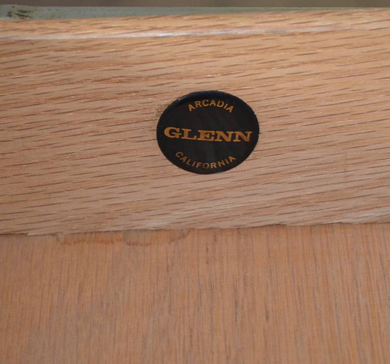 Pair of Walnut Night Stands by Glenn of California In Excellent Condition In Hudson, NY
