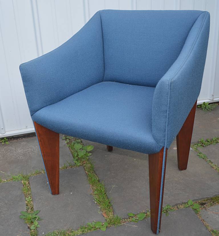 Pair of Italian Modernist Chairs In Excellent Condition For Sale In Hudson, NY