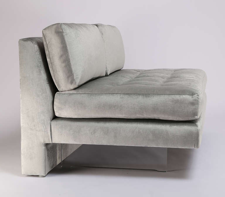 Late 20th Century Pair of Vladimir Kagan Omnibus Settees