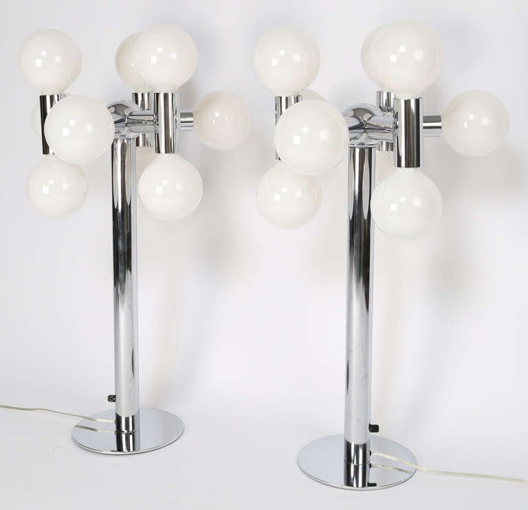 Late 20th Century Bold 1970s Pair of Robert Sonneman Chrome Table Lamps For Sale