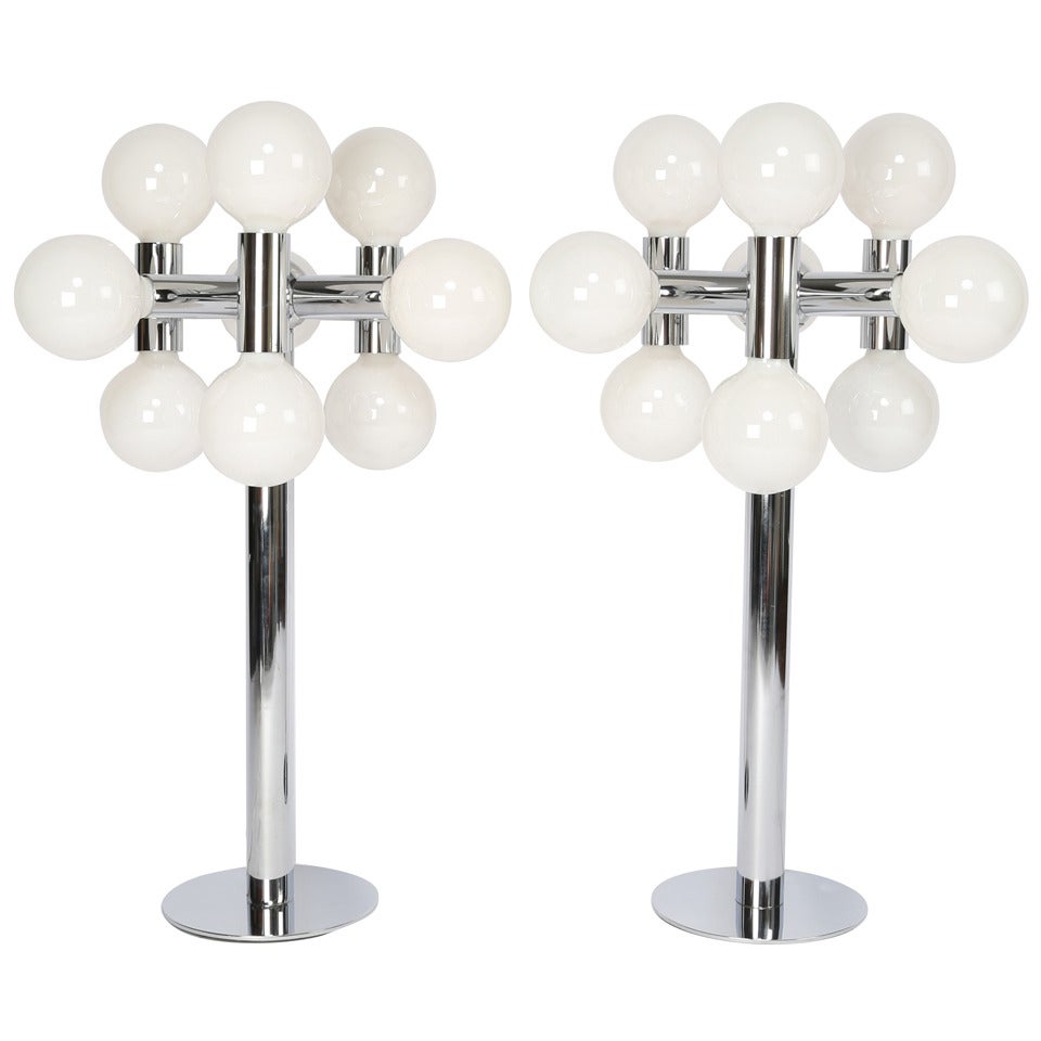 Bold 1970s Pair of Robert Sonneman Chrome Table Lamps For Sale