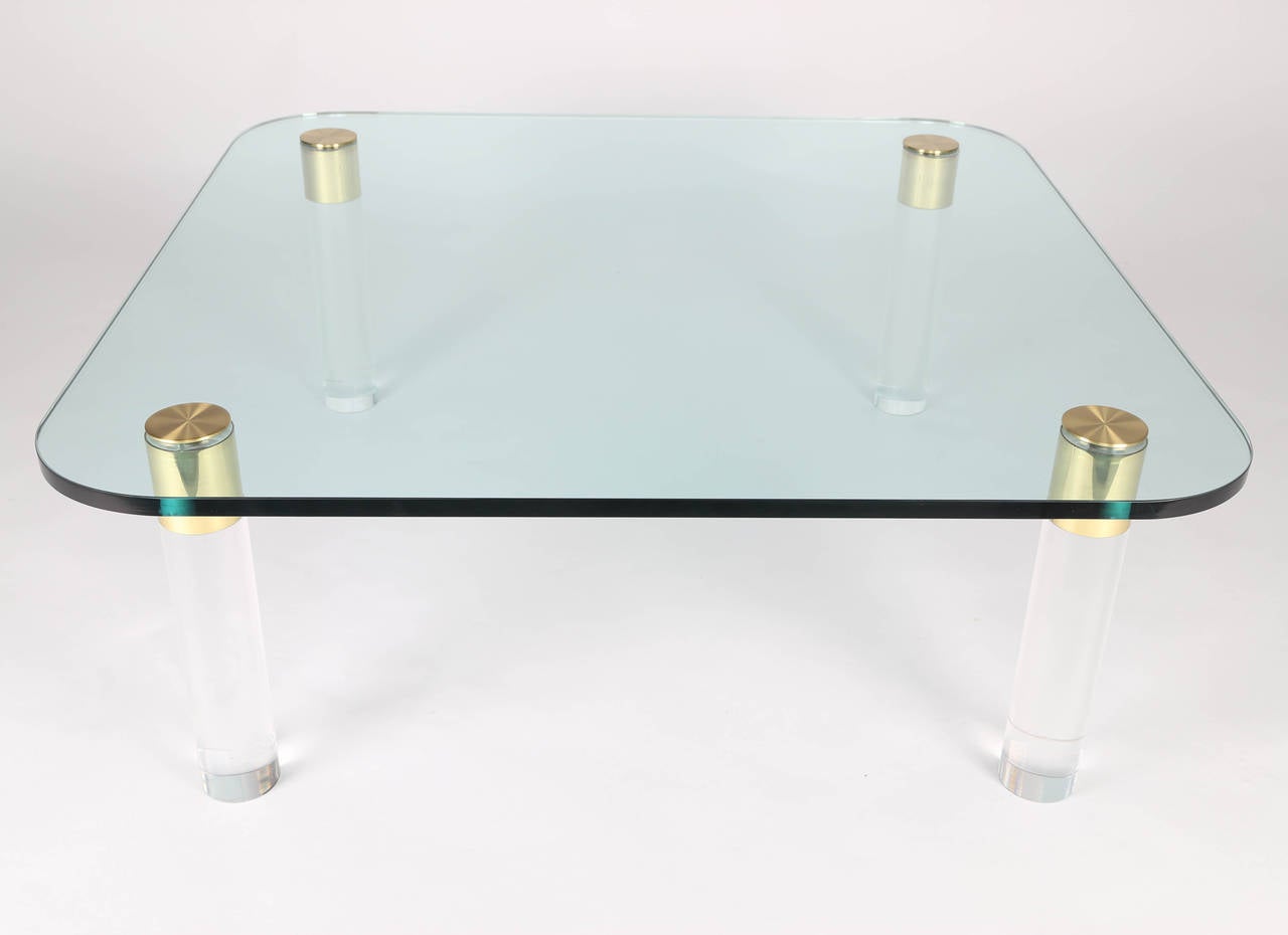 Elegant cocktail table features 3/4
