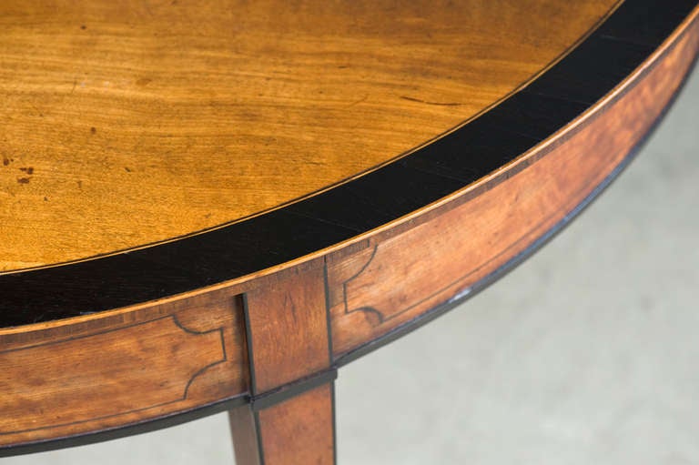 Satinwood Tea Table with Ebony Banding circa 1790 For Sale 1