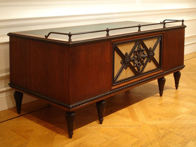20th Century Pedestal Desk of Exceptional Quality with Unusual Ebonised Wood Gallery For Sale