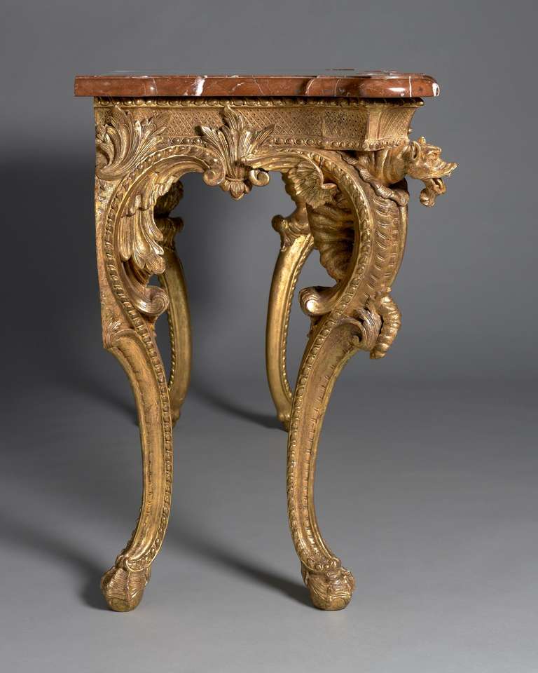 Carved Giltwood Rococo Side Table In Excellent Condition For Sale In London, GB