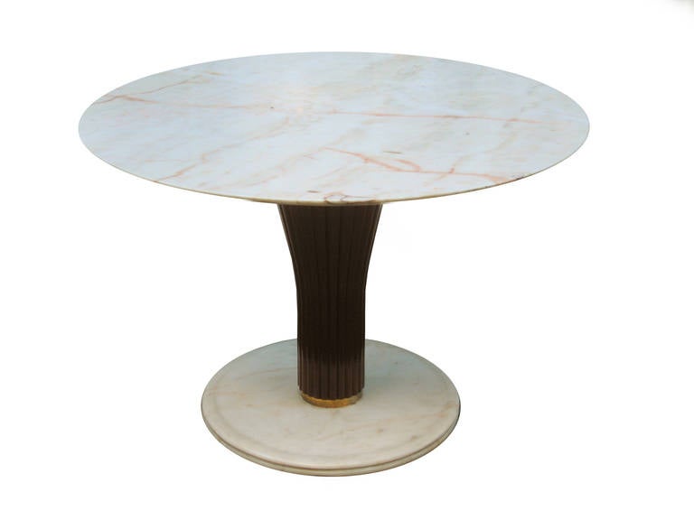 Important center table attributed to Osvaldo Borsani.