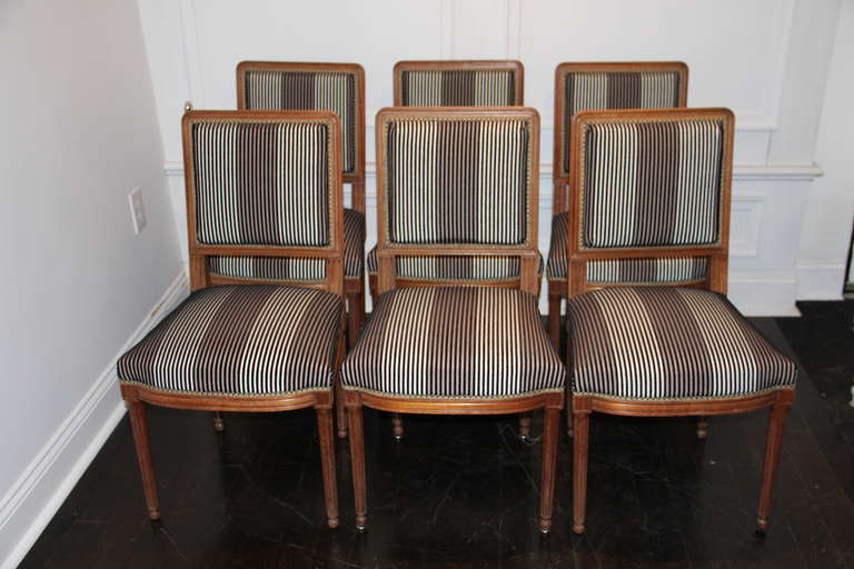 Set of Six French Louis XVI Dining Chairs In Excellent Condition For Sale In Cambridge, MA